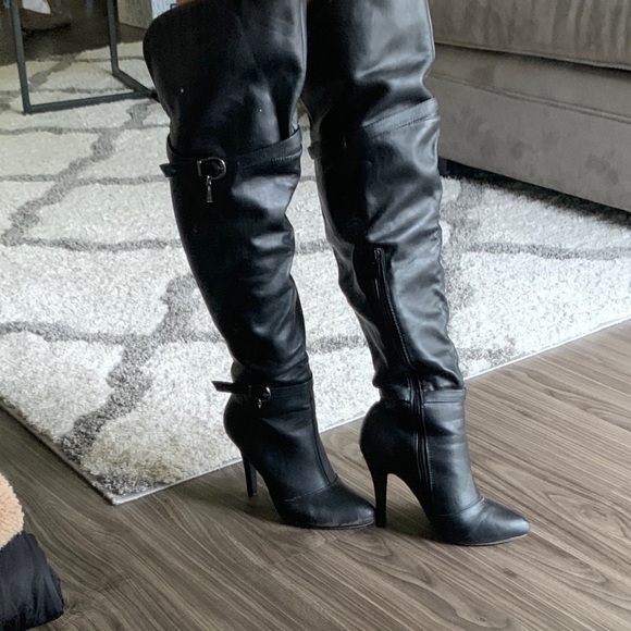 Knee high black heels - Picture 1 of 7